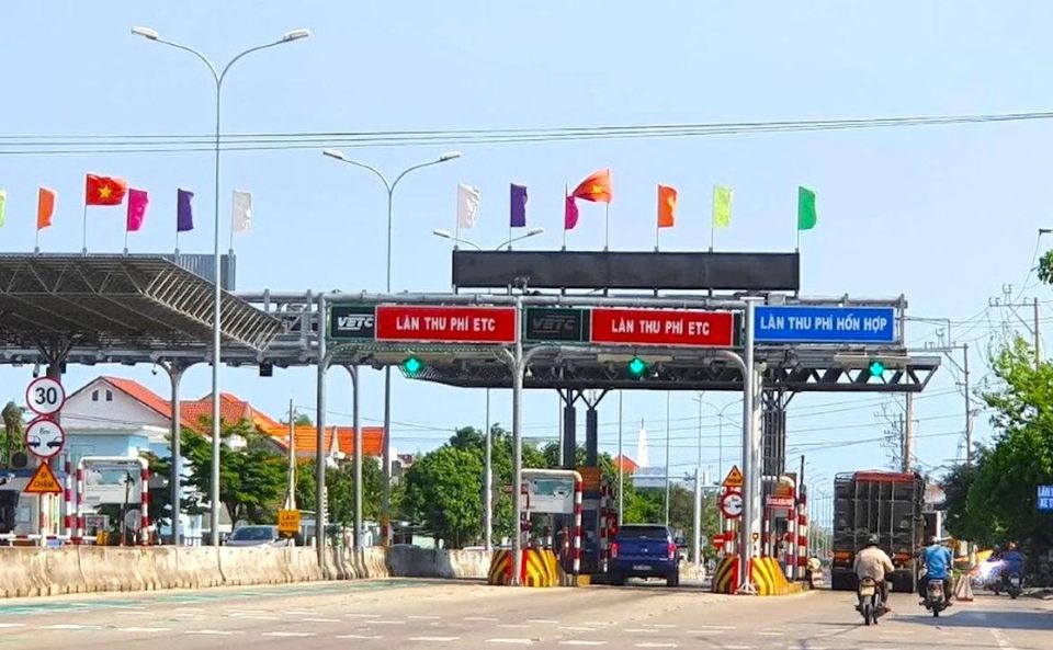 Phát hiện hàng trăm lượt xe được miễn phí sai quy định qua BOT Hòa Phước