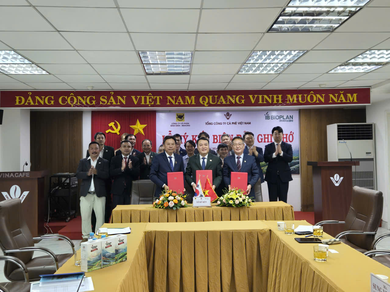 Hợp tác ba bên thúc đẩy ngành cà phê Việt Nam phát triển xanh và hội nhập quốc tế