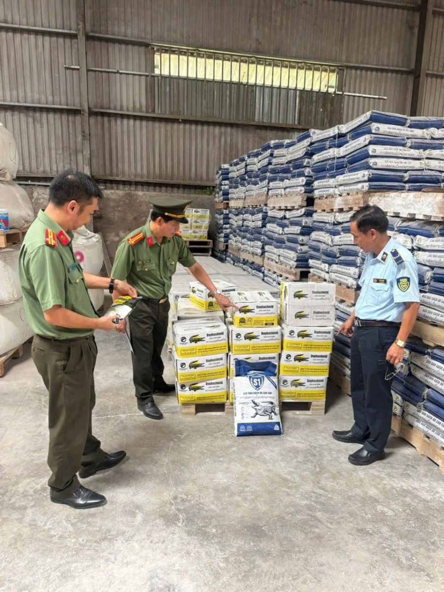 Phát hiện cơ sở sản xuất 46 tấn keo dán gạch, keo chà ron có dấu hiệu xâm phạm sở hữu công nghiệp