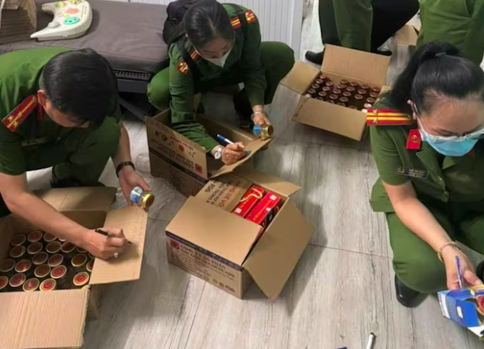 Hàng trăm ngàn hũ yến chưng sẵn "không yến" vừa bị triệt phá tại Vĩnh Long