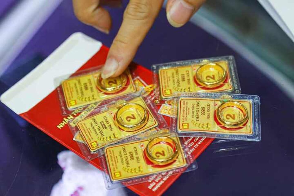 Giá vàng ngày 30/6/2026: Trong nước lao dốc, thế giới lùi sát mốc 4.000 USD