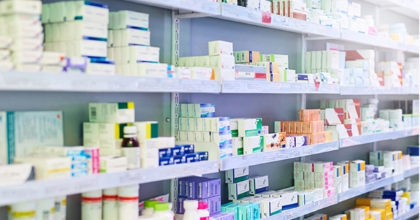 Loạt nhà thuốc TP.HCM bị phạt vì bán thuốc không đơn, "không cách ly" thuốc quá hạn