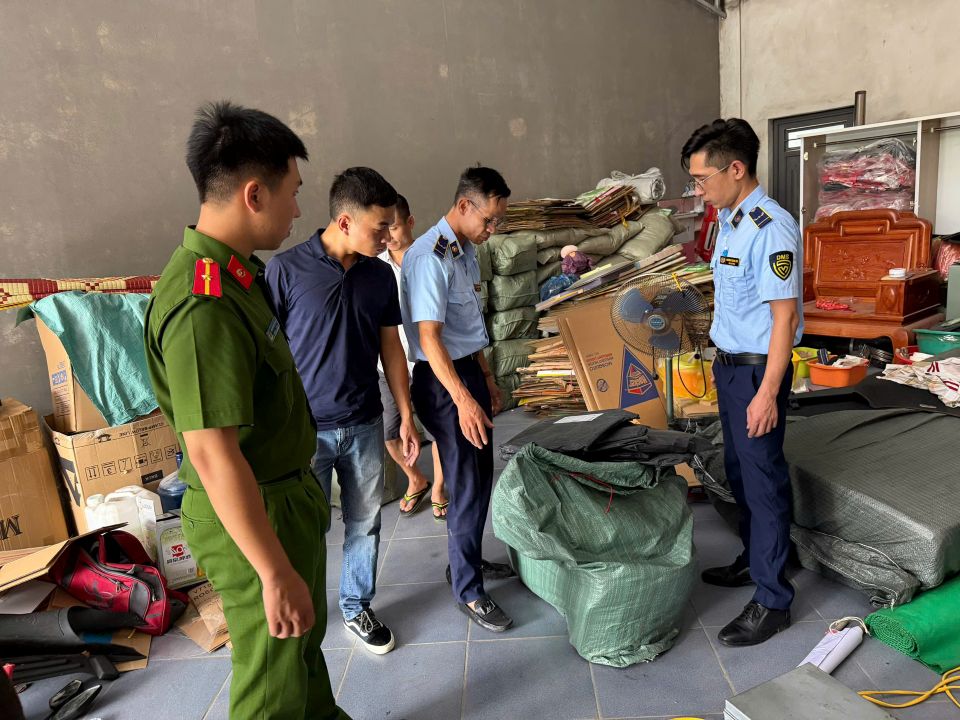 Lạng Sơn: Tạm giữ hơn 3.000 sản phẩm hàng hoá không rõ nguồn gốc xuất xứ