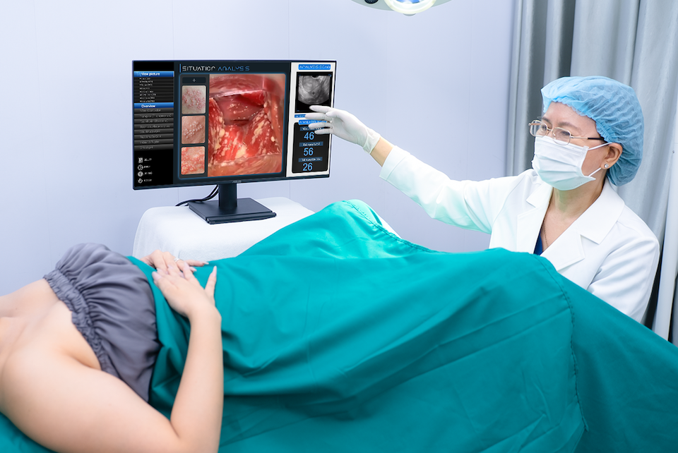 Hơn 30 năm kinh nghiệm, bác sĩ Trần Thị Kim Phượng nhấn mạnh điều trị viêm phụ khoa cần đi đường dài