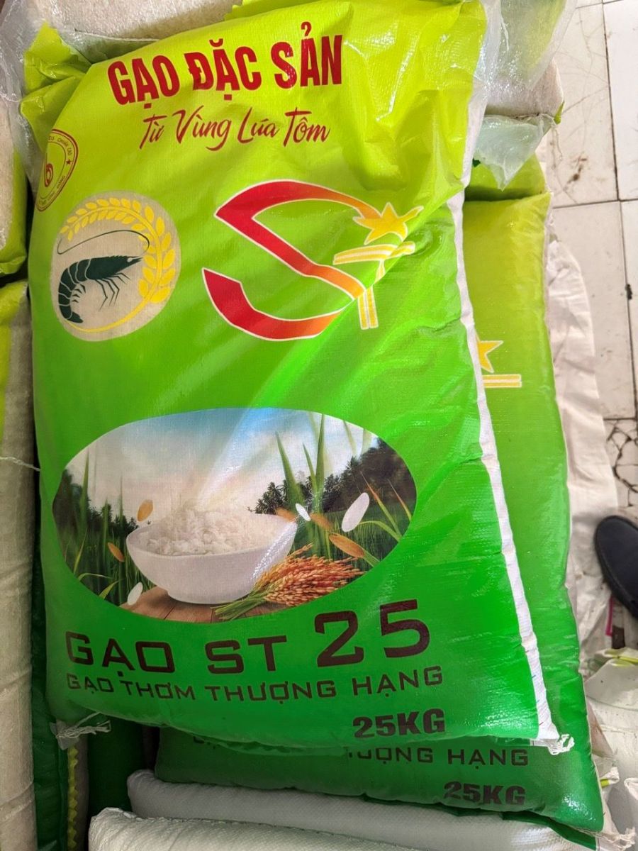 Phát hiện nhiều vi phạm trong hoạt động kinh doanh tại 01 cơ sở kinh doanh gạo tại Cà Mau