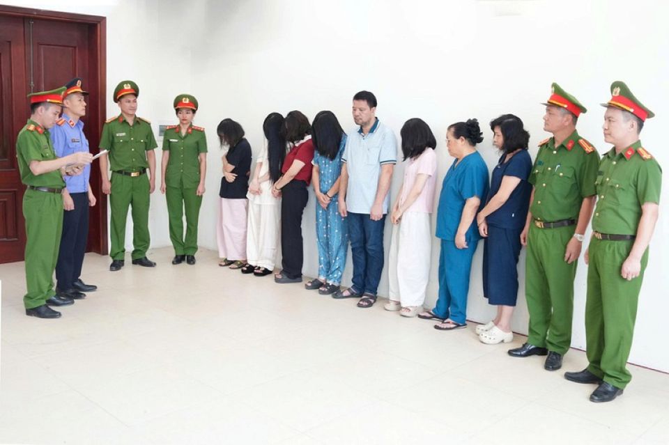 Triệt xóa đường dây núp bóng phòng khám để 'vẽ bệnh', thu lợi hàng chục tỷ đồng