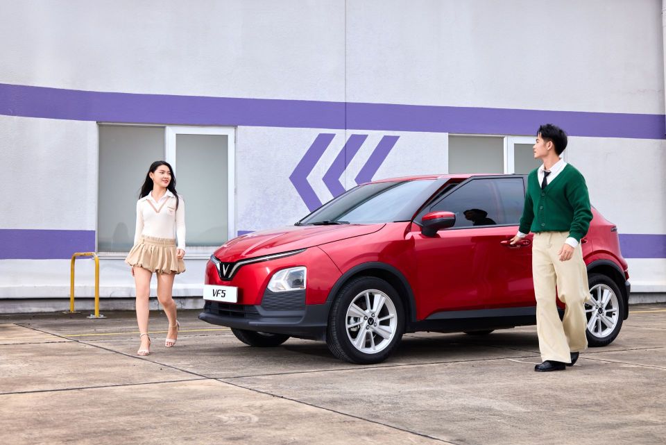 Loạt công nghệ trên VinFast VF 5 giúp người mới lái bớt áp lực sau vô-lăng