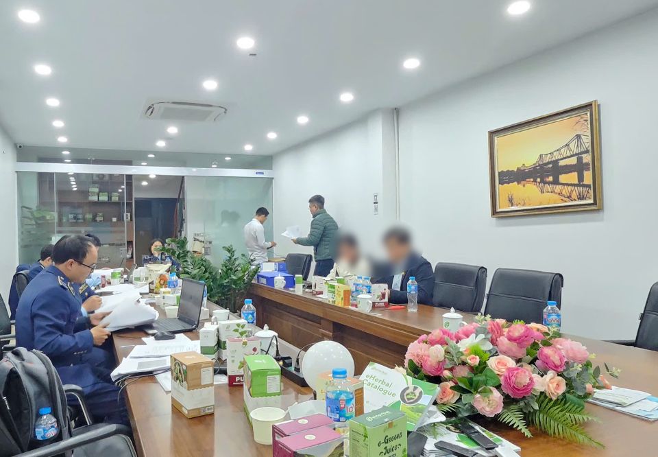 Tiêu hủy gần 76.000 hộp bột rau vi phạm, trị giá khoảng 2,66 tỷ đồng