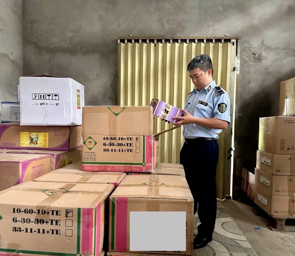 Đồng Tháp: Xử phạt 240 triệu đồng đối với doanh nghiệp buôn bán phân bón giả