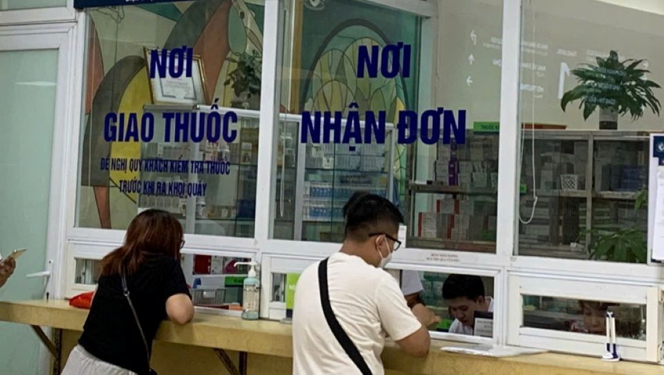 Làm gì để hạn chế các khâu trung gian làm tăng giá thuốc?