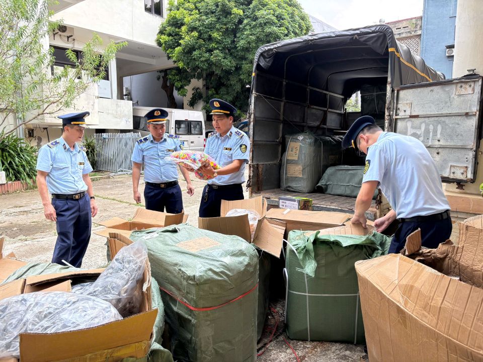 Lạng Sơn: Phát hiện, tạm giữ hơn 23.000 sản phẩm đồ chơi trẻ em trên khâu lưu thông
