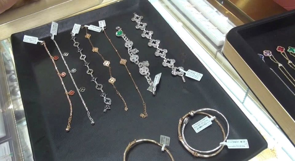Khánh Hòa: Xử phạt 190 triệu đối với doanh nghiệp kinh doanh vàng bạc giả mạo nhãn hiệu nổi tiếng