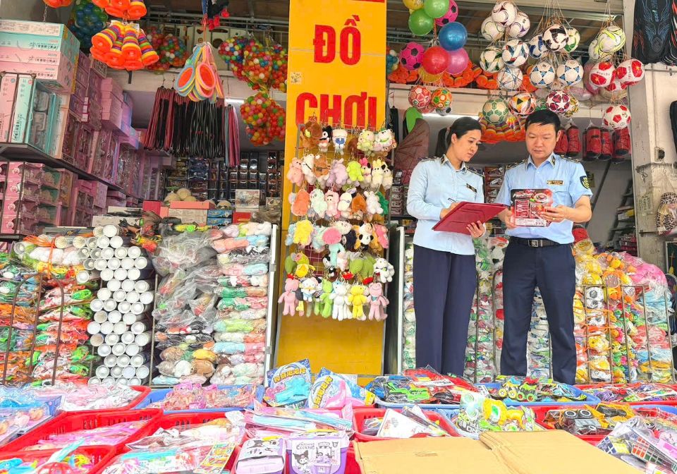 Chi cục QLTT Thanh Hóa tăng cường kiểm tra, kiểm soát thị trường dịp Tết Trung thu năm 2026