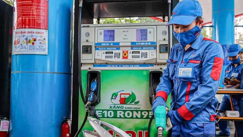 Xăng, dầu điều chỉnh tăng từ 15 giờ ngày 24/9