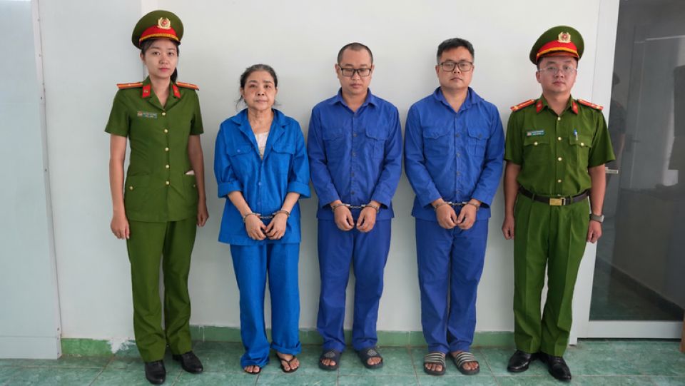 Khởi tố, bắt tạm giam nhóm đối tượng in, phát hành 21.000 quyển sách trái phép