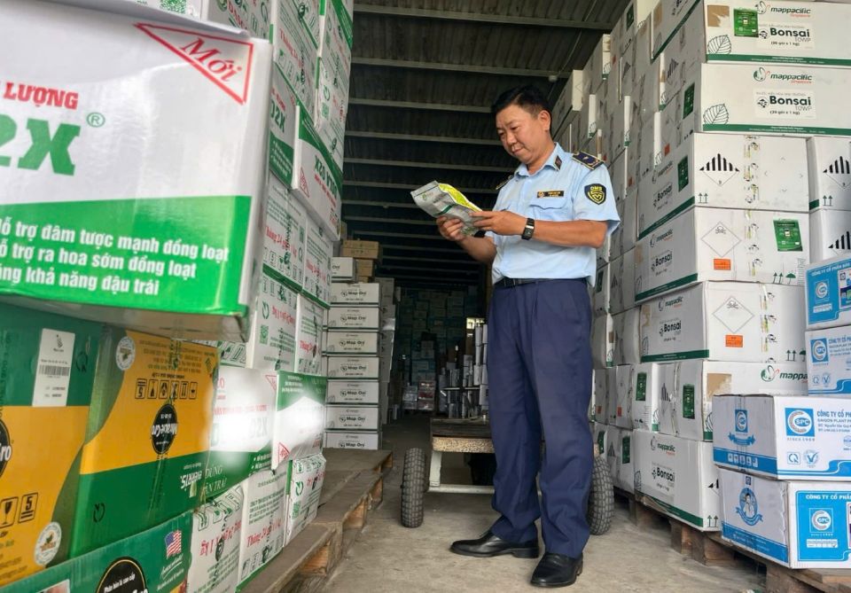Xử phạt 01 doanh nghiệp kinh doanh phân bón số tiền gần 150 triệu đồng
