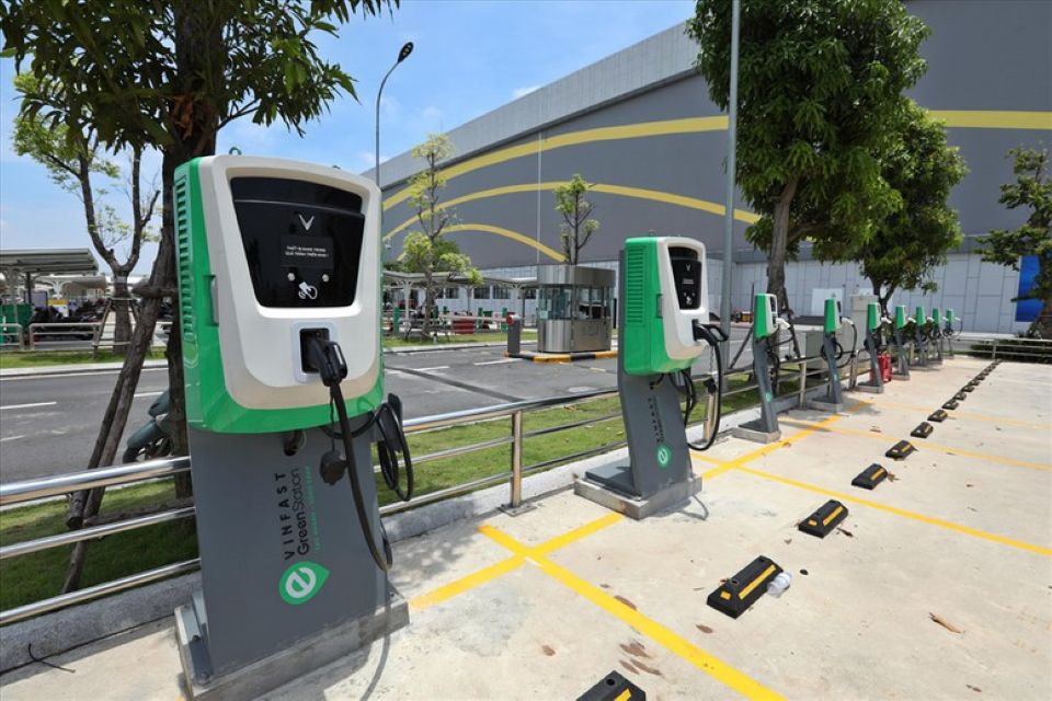 Ban hành quy chuẩn kỹ thuật quốc gia về trụ sạc, trạm sạc xe điện