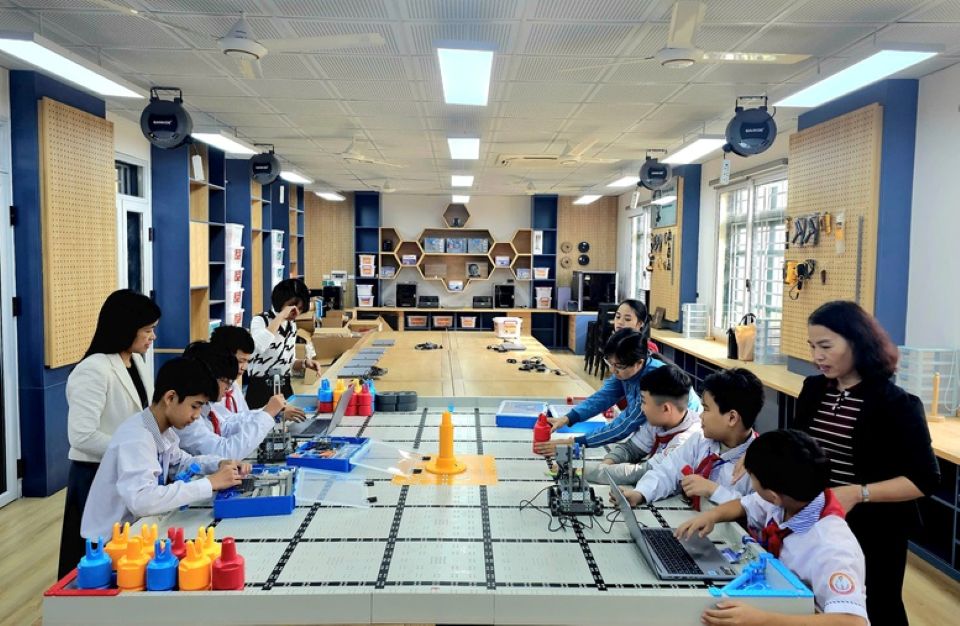 Không bắt buộc có phòng STEM riêng, không mua sắm thiết bị đồng loạt