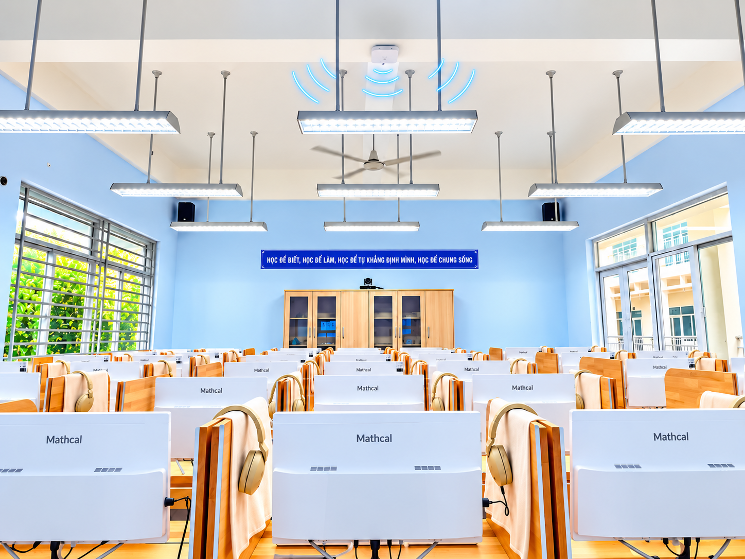 Phòng học ngoại ngữ MATHCAL – Giải pháp đồng bộ từ hệ sinh thái LTG GROUP