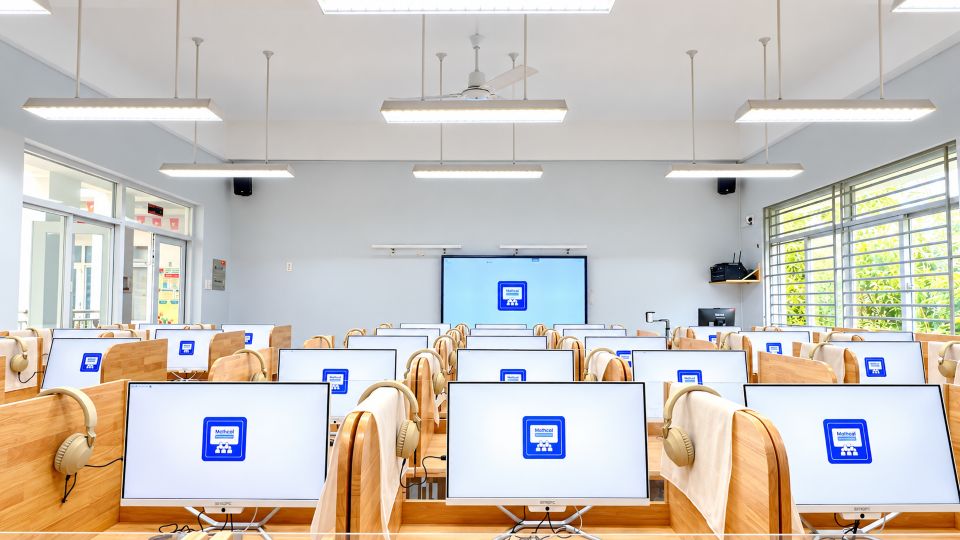 Phòng học ngoại ngữ MATHCAL – Giải pháp đồng bộ từ hệ sinh thái LTG GROUP