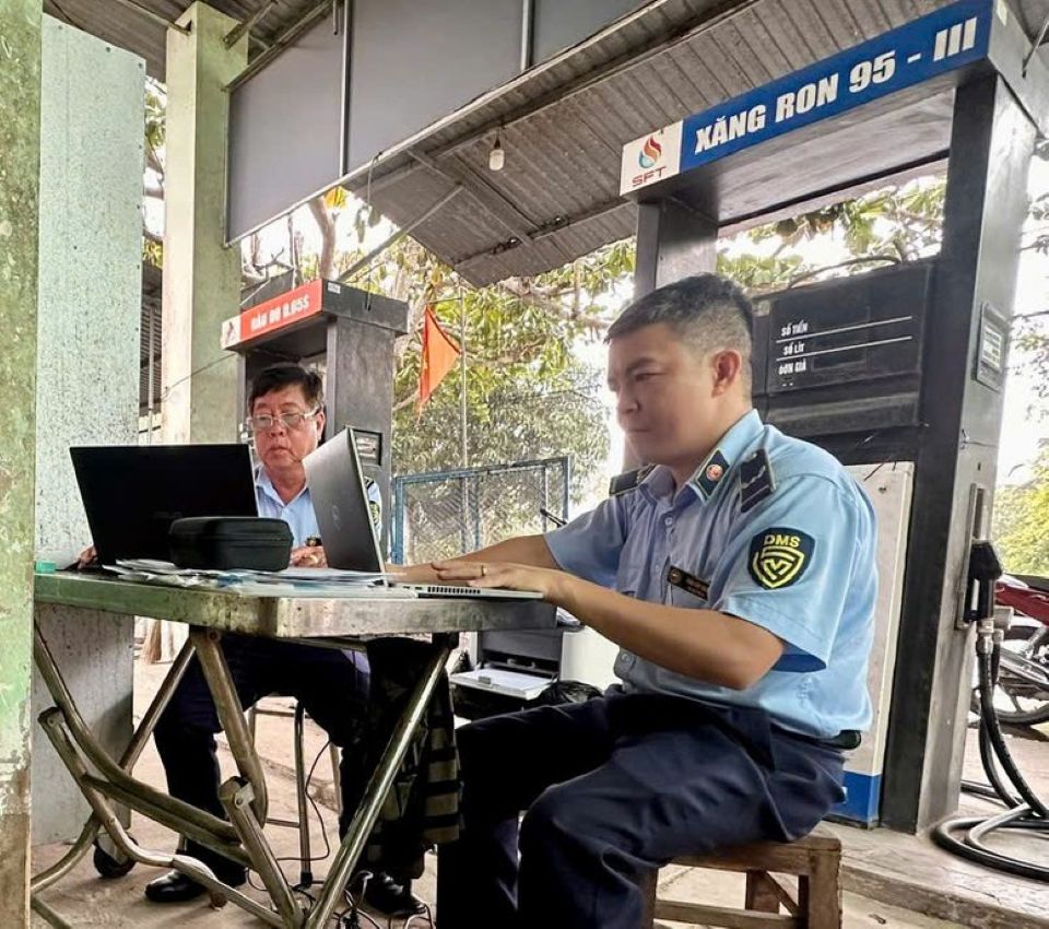 Đồng Tháp: Xử phạt doanh nghiệp mua bán xăng dầu ngoài hệ thống