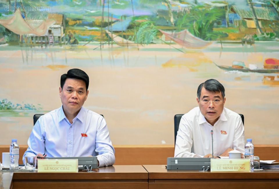 Thủ tướng: Không để tăng giá vô lý với nhà ở cho người thu nhập thấp