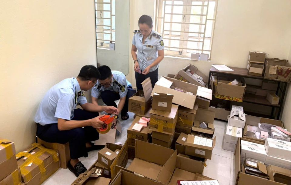 Thanh hóa: Phạt 70 triệu đồng, buộc tiêu hủy hơn 1.000 sản phẩm mỹ phẩm nhập lậu