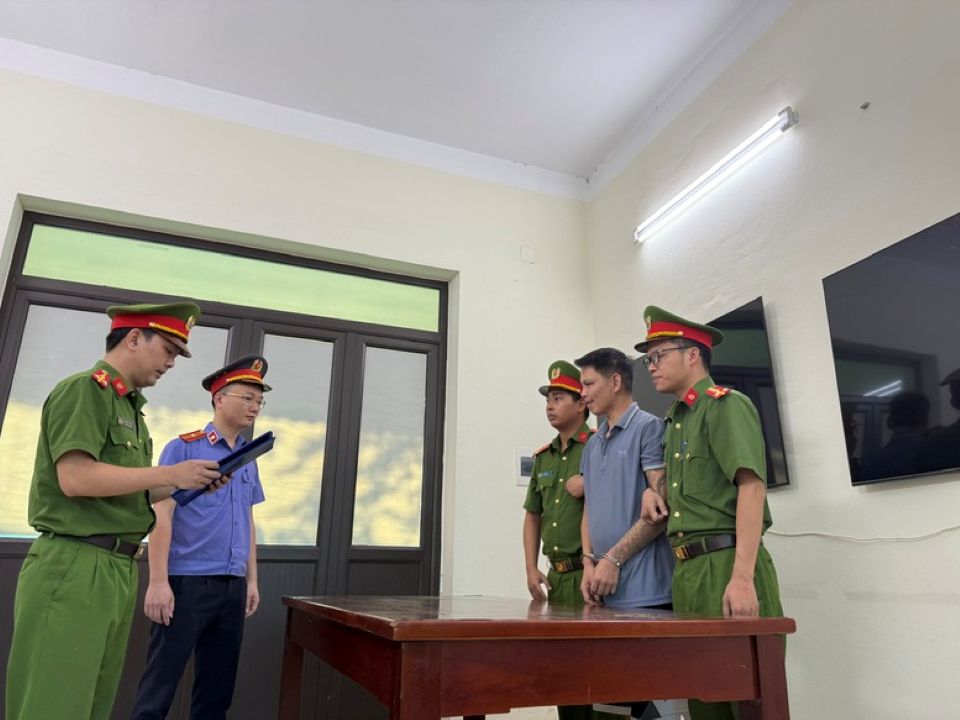 Phú Thọ: Khởi tố, bắt tạm giam đối tượng có hành vi ngược đãi, hành hạ hai con ruột