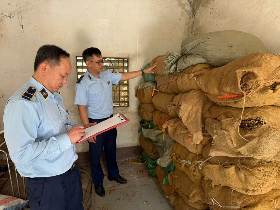 Cao Bằng: Phát hiện trên 1,2 tấn nguyên liệu thuốc lá không rõ nguồn gốc xuất xứ