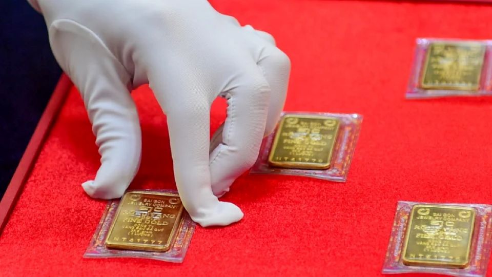 Giá vàng ngày 31/10/2026: Vàng thế giới giảm sâu kỷ lục