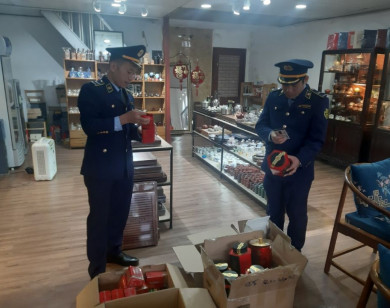 Lạng Sơn: Phát hiện, xử lý 2 cơ sở kinh doanh nhiều loại trà nổi tiếng nhập lậu