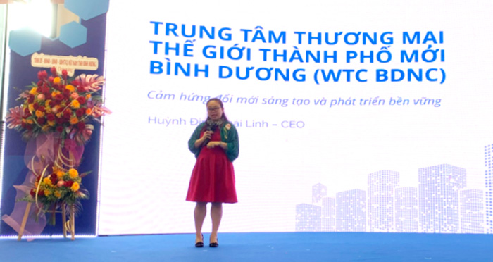 Bà Huỳnh Đinh Thái Linh - Giám Đốc WTC Thành phố mới Bình Dương chia sẻ tại Hội nghị.