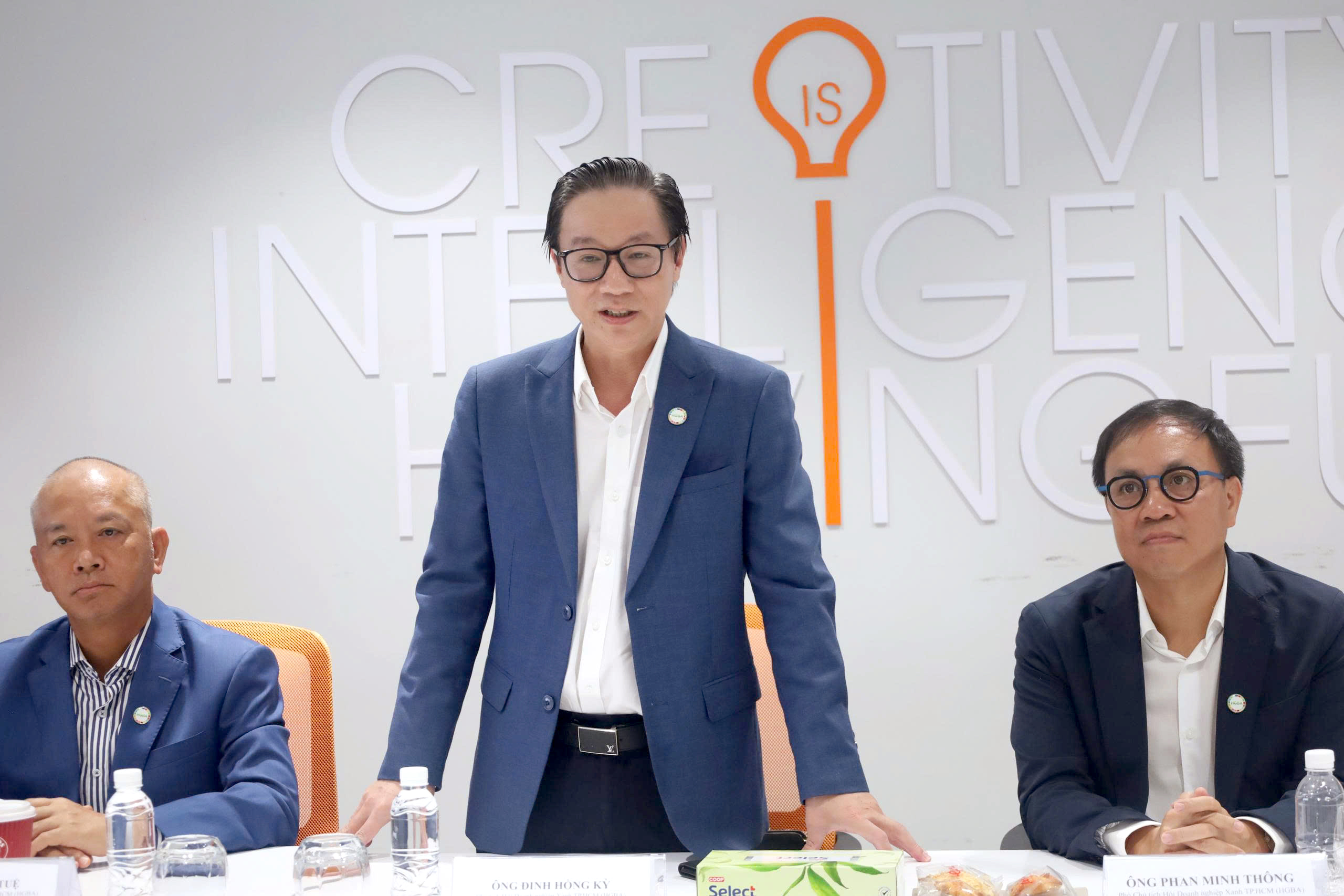 Ông Đinh Hồng Kỳ, Chủ tịch SACA kiêm Phó Chủ tịch HGBA bày tỏ vinh dự trở thành thành viên liên kết của HCMC C4IR. Ảnh: Ngọc Hạ/HCMC C4IR