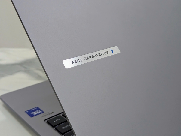 ASUS ra mắt ExpertBook P5 P5405