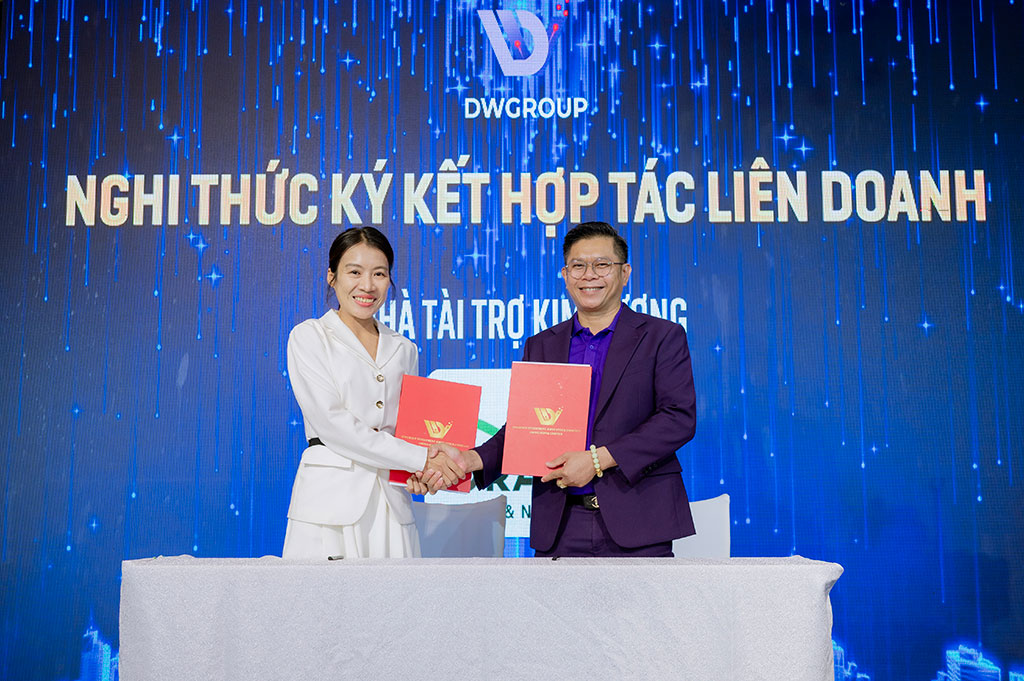 Nghi thức ký kế Lễ hợp tác liên danh chiến lược của Nhà tài trợ Kim Cương cùng DWGroup